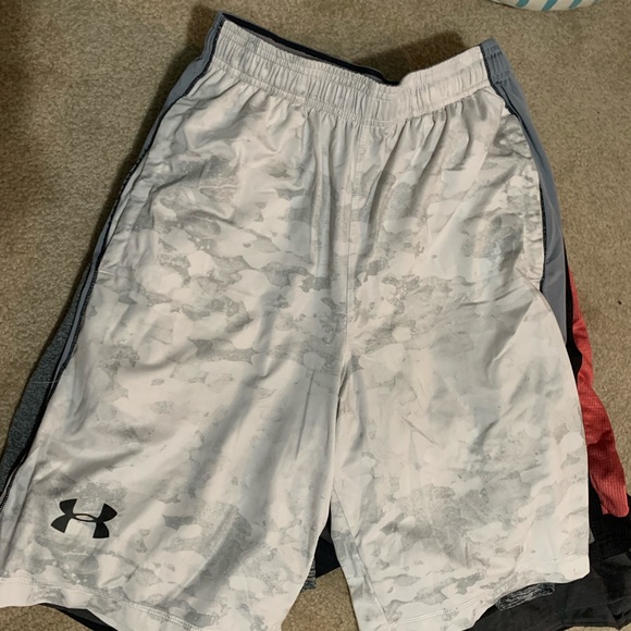 Men’s athletic shorts - Nike, Under Armor, Champion and Hurley - Picture 6 of 9